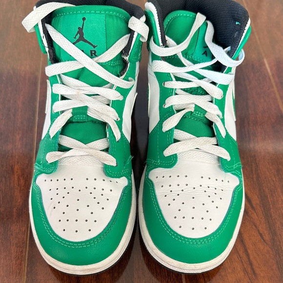 Nike Air Jordans - Picture 5 of 7